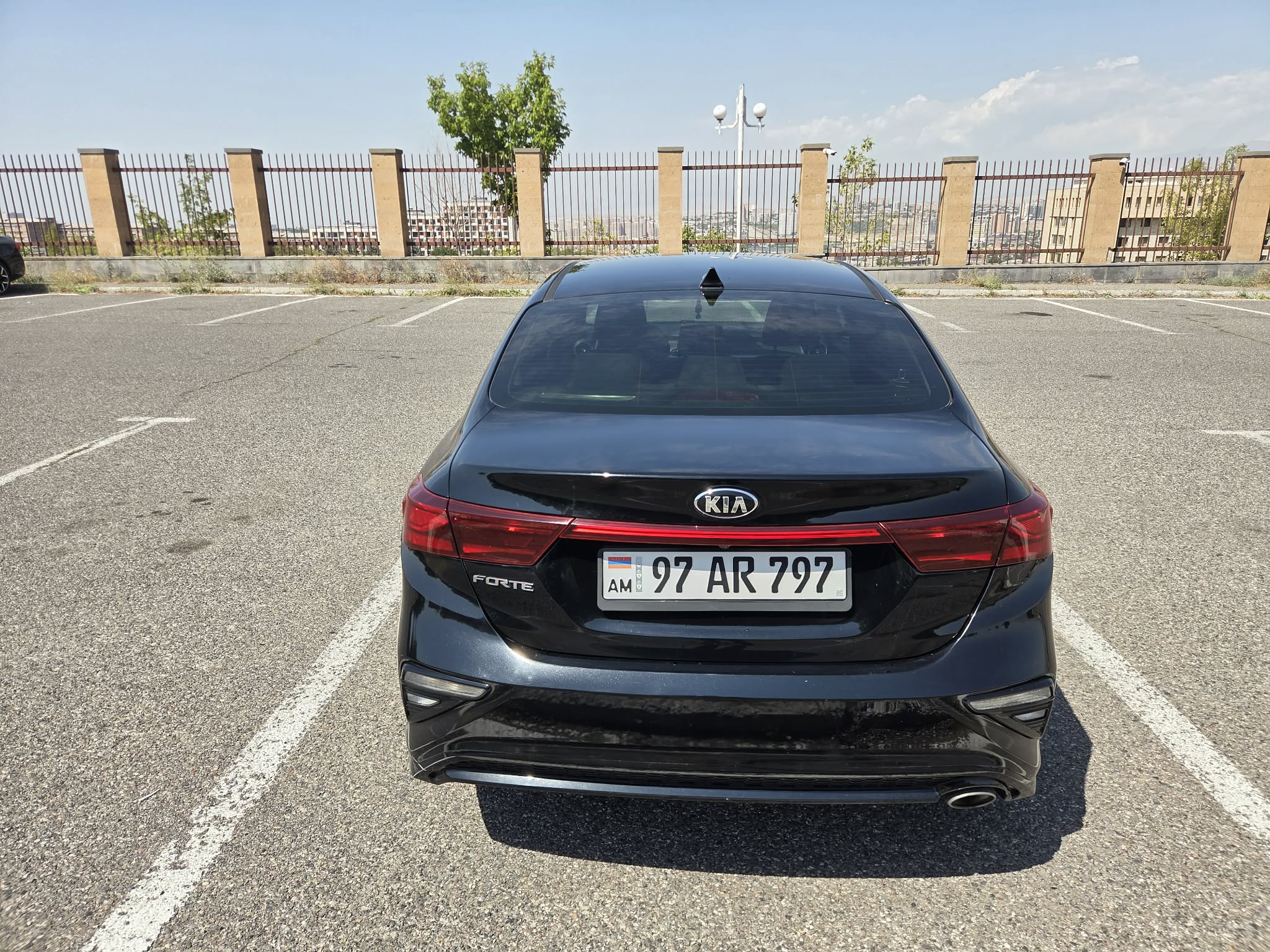 Kia Forte հետևի տեսք