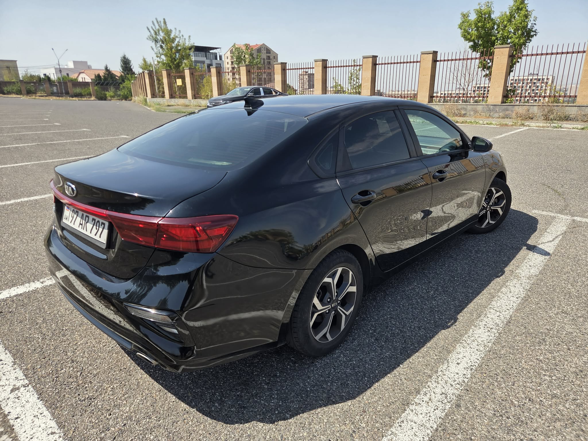 Kia Forte հետևի աջ տեսք