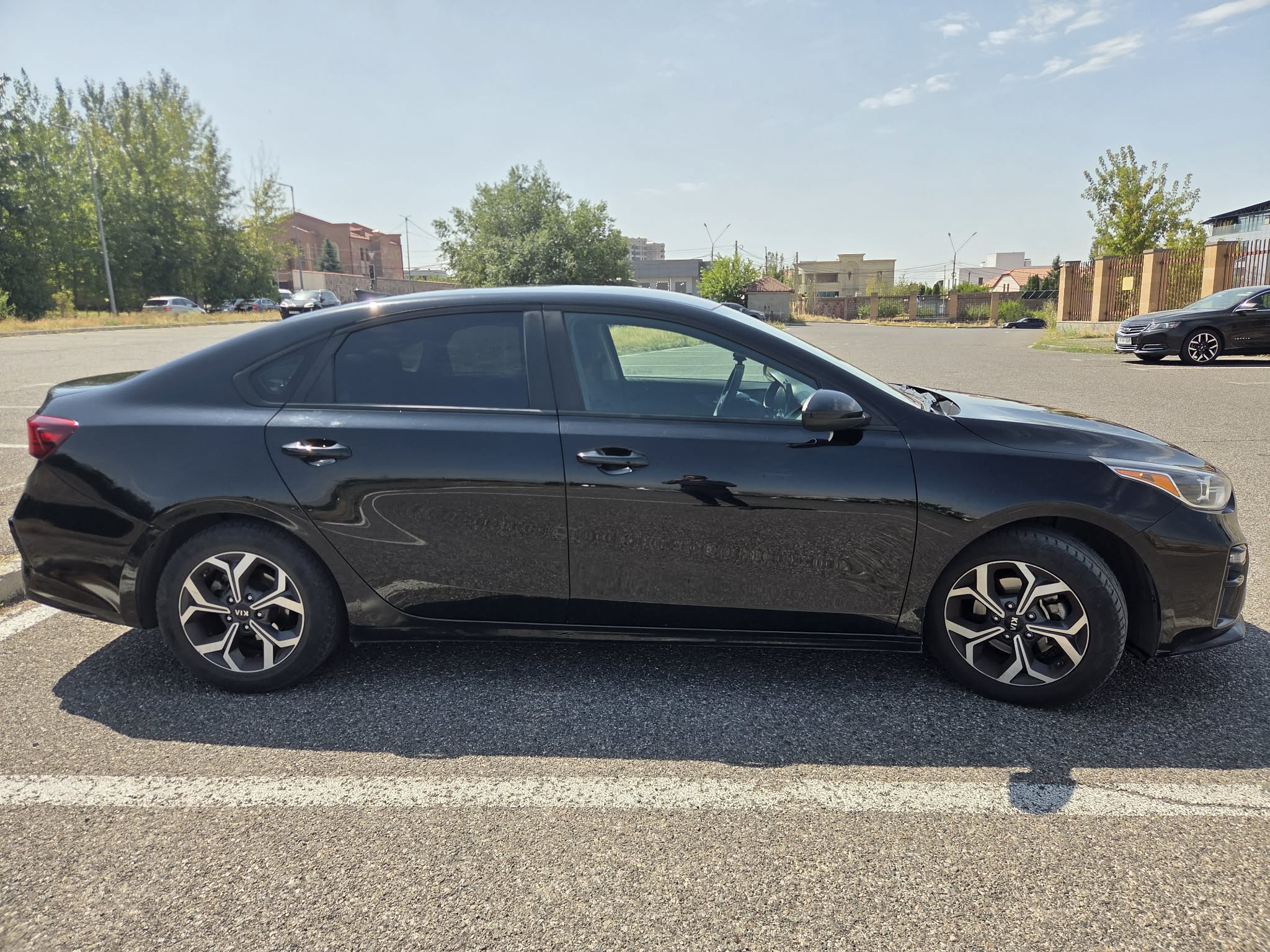 Kia Forte աջ կողային տեսք