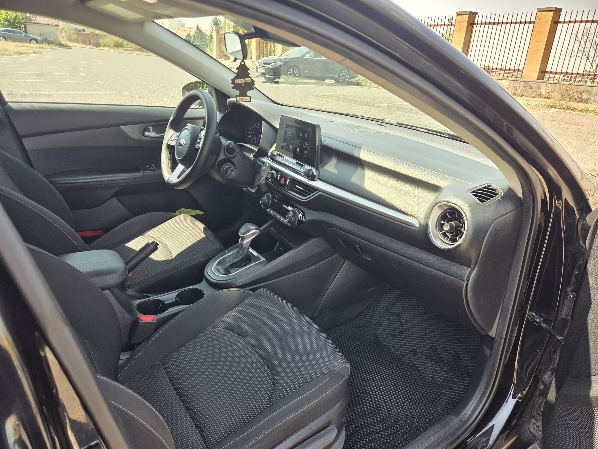 Kia Forte առջևի սրահ